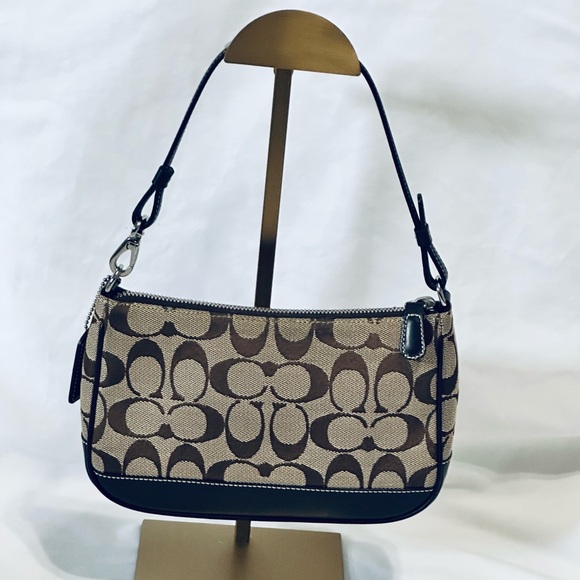 Coach Handbags - Vintage Coach Shoulder Signature Demi Pochette